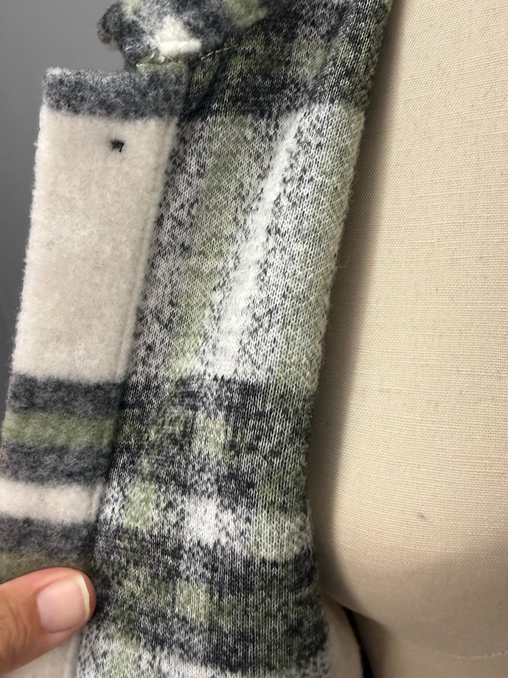 H&M Cream and Dark Green Plaid Shacket - Picture 3 of 6